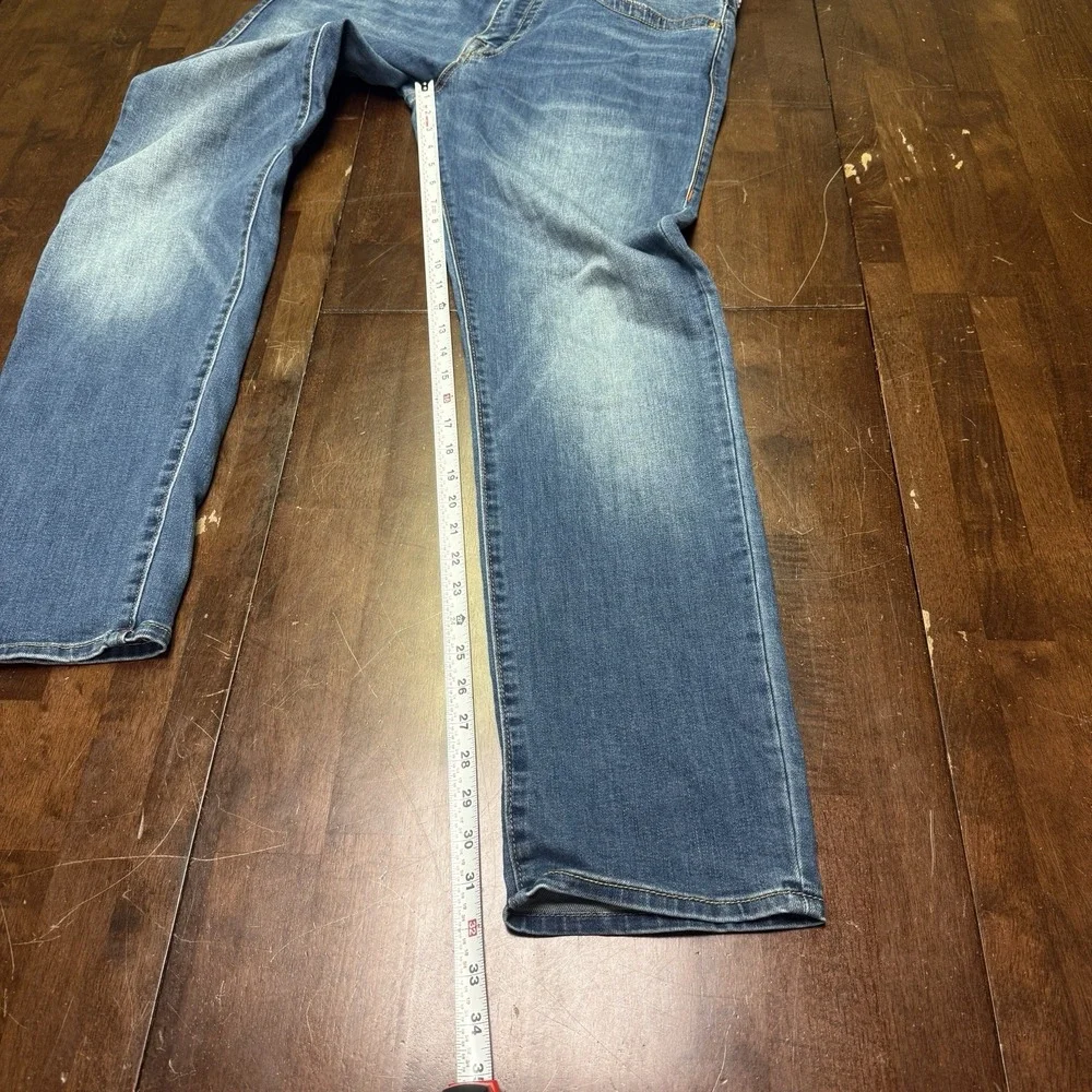 True Religion Geno Relaxed‎ Slim Jeans Mens 33 (fits 35x32) Fade Wash Stretch